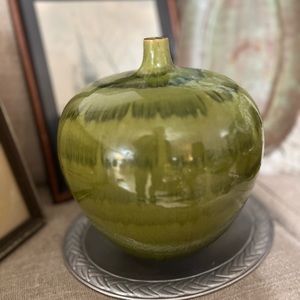 Z Gallerie Vase “Wasabi” 11” x12.75” Beautiful Green colors